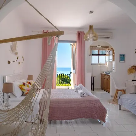 Pefkides Aegina Boutique 2*