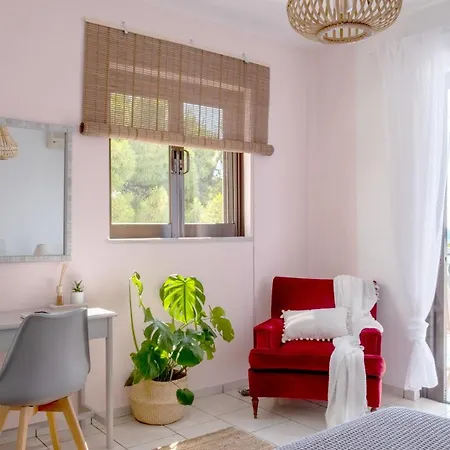Pefkides Aegina Boutique Aparthotel 2*